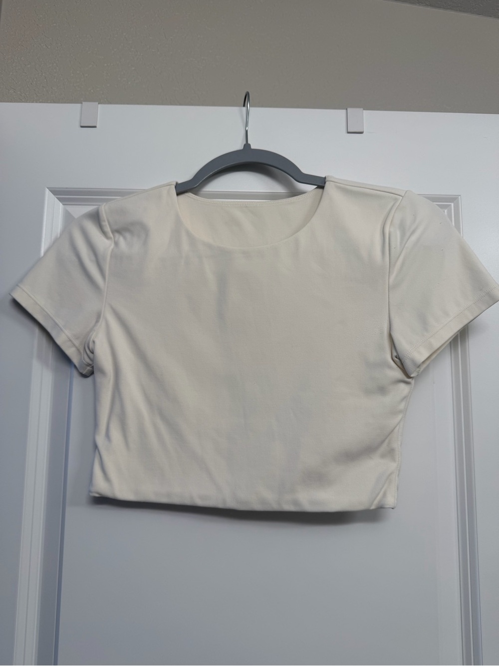 CRZ YOGA Cream Short Sleeve Cropped Tee